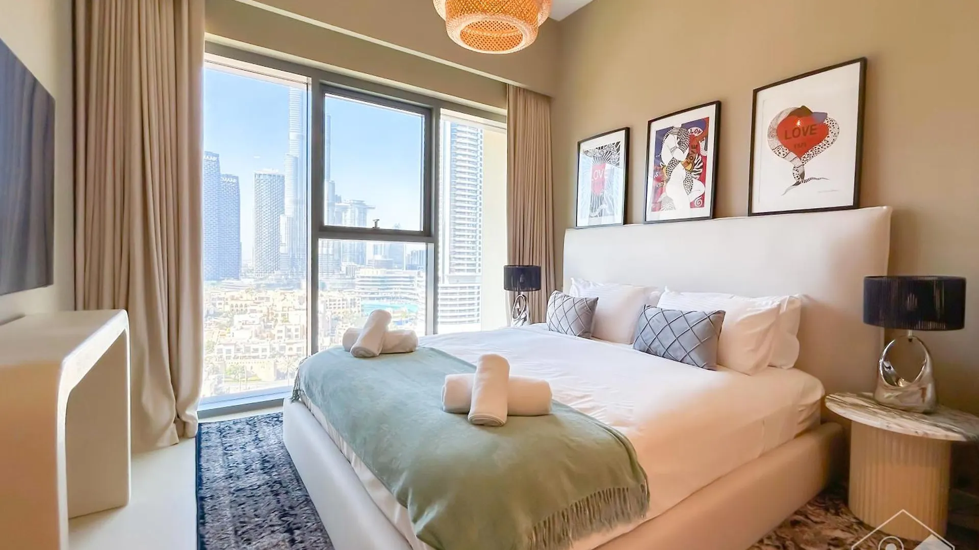 Luxury Burj Royale Burj Khalifa & Fountain Views Apartment Dubai