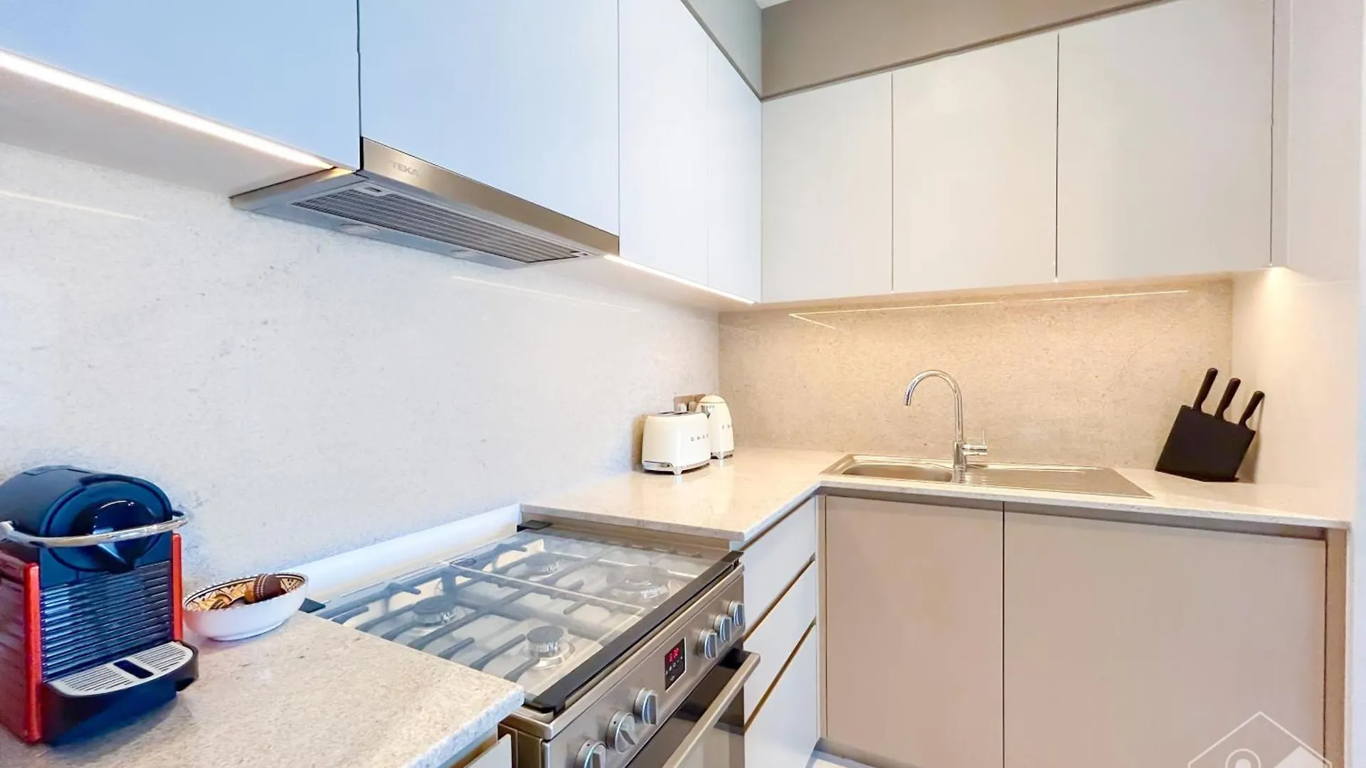 Luxury Burj Royale Burj Khalifa & Fountain Views Apartment Dubai United Arab Emirates
