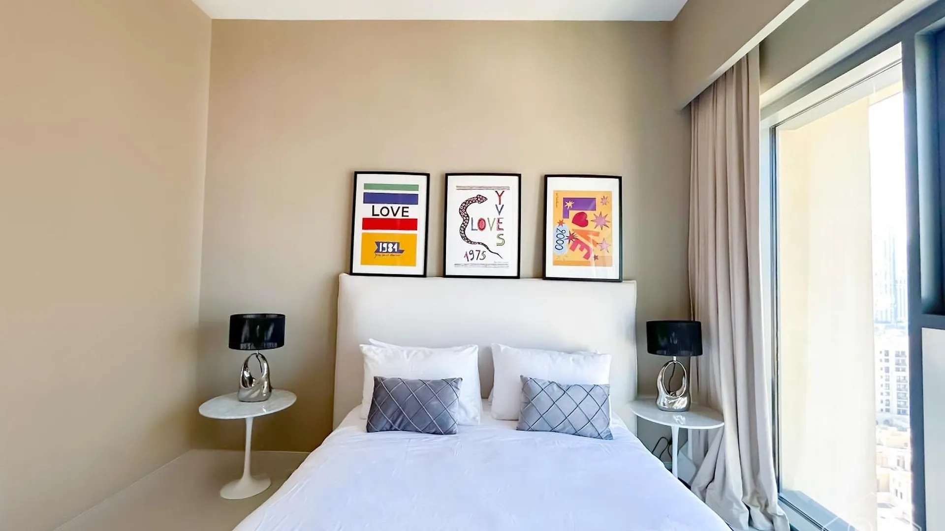Luxury Burj Royale Burj Khalifa & Fountain Views Apartment Dubai United Arab Emirates