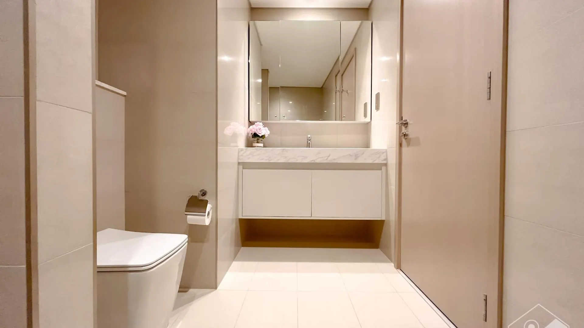 Luxury Burj Royale Burj Khalifa & Fountain Views Apartment Dubai